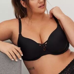 Women's Black Lace Trim Bra and Panty Set